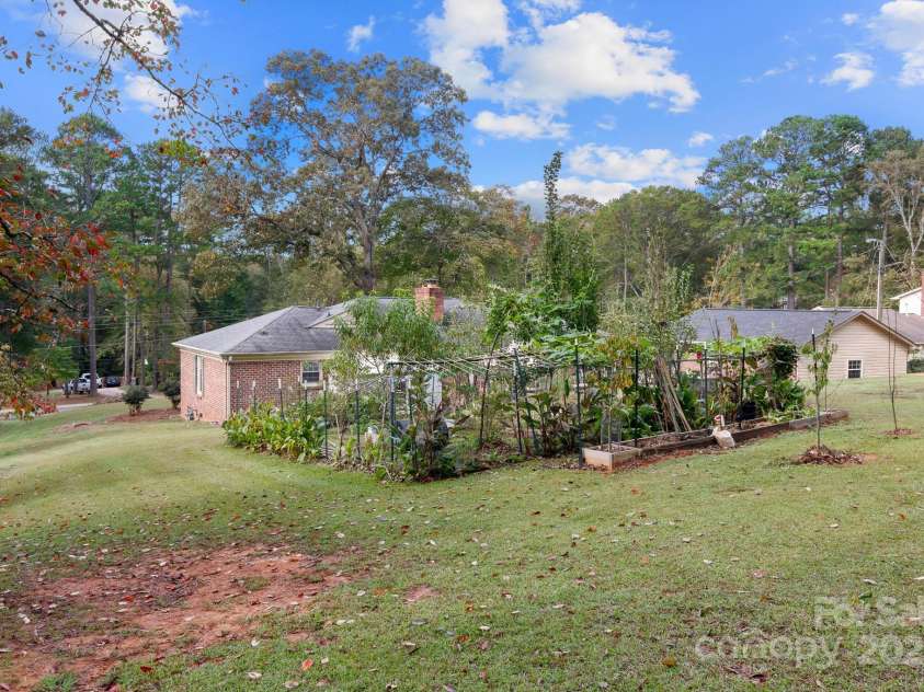 307 Glendale Road, Union, SC 29379.  MLS# CAR4188598, YatesRealty ID 5390. 