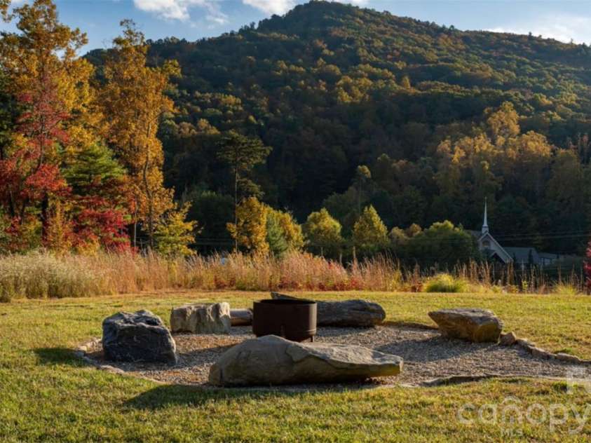 33 Westside Village Road, Fairview, NC 28730.  MLS# CAR4430163, YatesRealty ID 53900. 