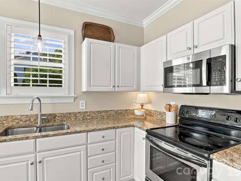7111 Prescott Pond Lane, Charlotte, NC 28270.  MLS# CAR4428361, YatesRealty ID 53901. 