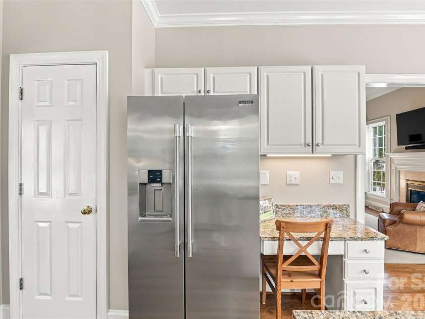 7111 Prescott Pond Lane, Charlotte, NC 28270.  MLS# CAR4428361, YatesRealty ID 53901. 