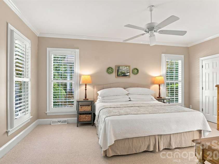 7111 Prescott Pond Lane, Charlotte, NC 28270.  MLS# CAR4428361, YatesRealty ID 53901. 