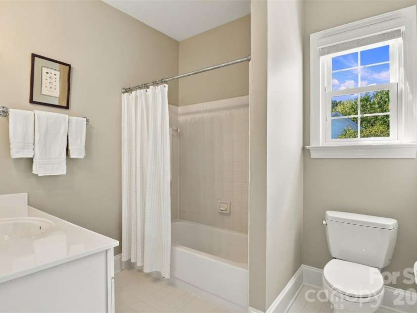 7111 Prescott Pond Lane, Charlotte, NC 28270.  MLS# CAR4428361, YatesRealty ID 53901. 