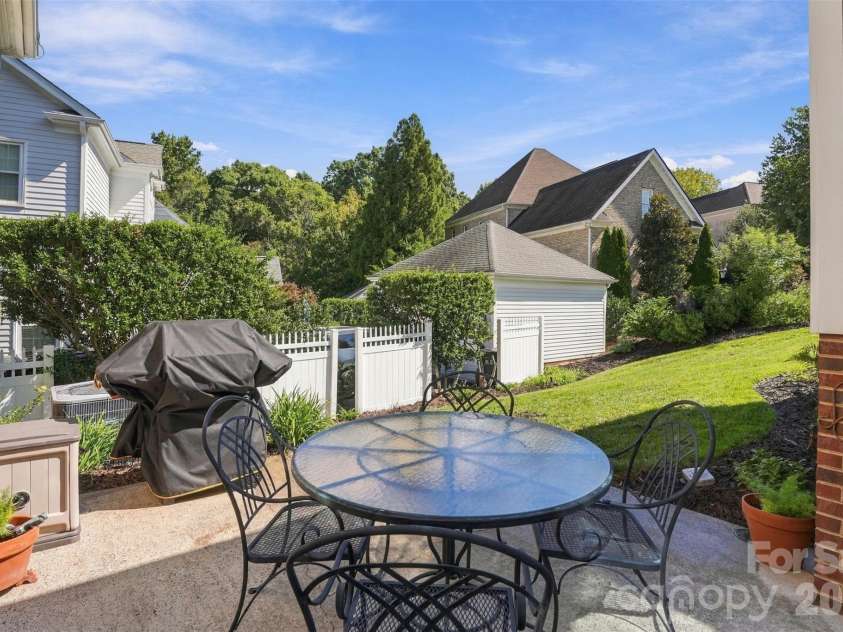 7111 Prescott Pond Lane, Charlotte, NC 28270.  MLS# CAR4428361, YatesRealty ID 53901. 