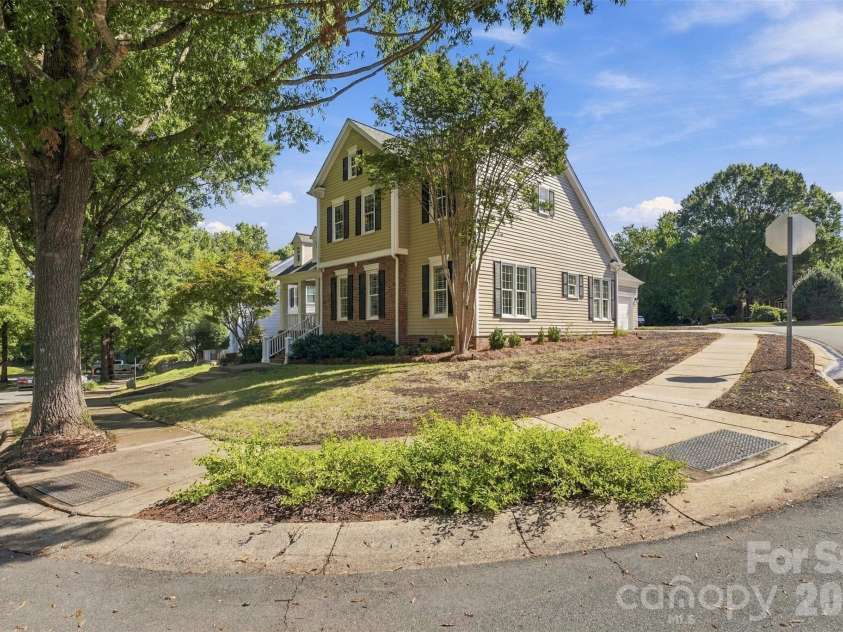 7111 Prescott Pond Lane, Charlotte, NC 28270.  MLS# CAR4428361, YatesRealty ID 53901. 