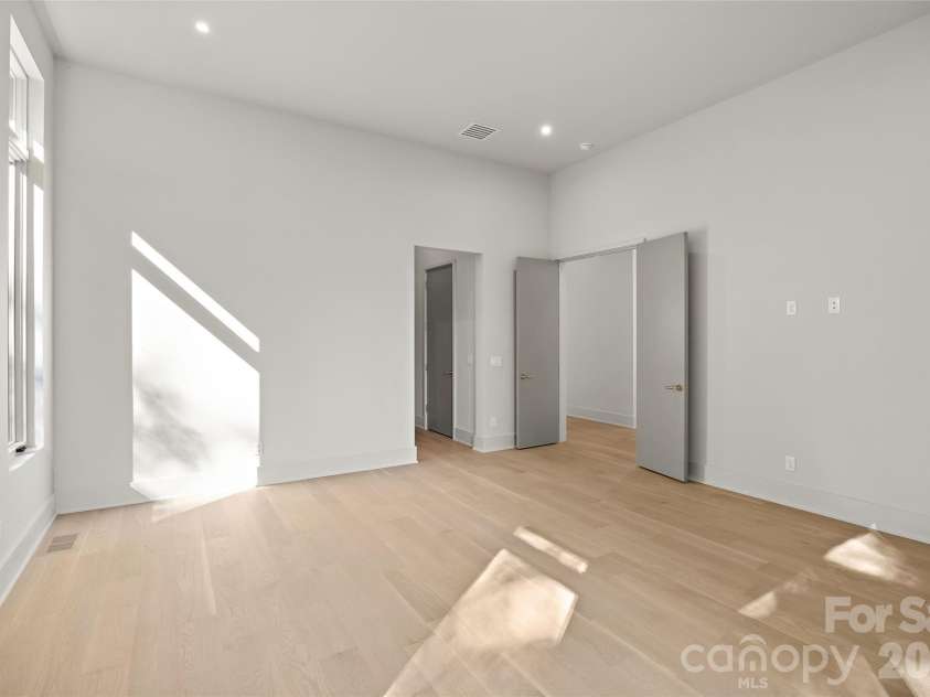 2019 Pellyn Wood Drive, Charlotte, NC 28226.  MLS# CAR4421824, YatesRealty ID 53902. 