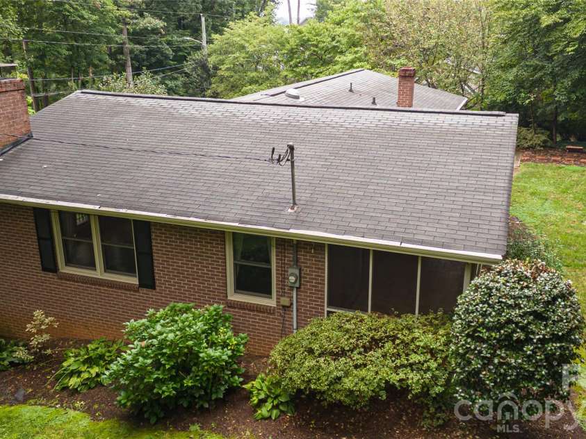 204 Sherwood Place, Morganton, NC 28655.  MLS# CAR4430225, YatesRealty ID 53903. 