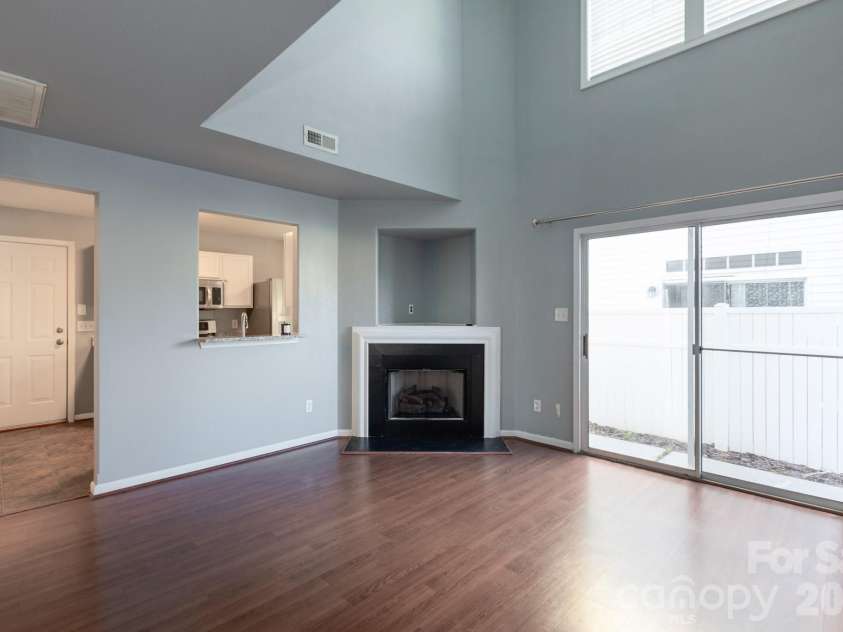 1521 Hyacinth Court, Charlotte, NC 28215.  MLS# CAR4424182, YatesRealty ID 53908. 