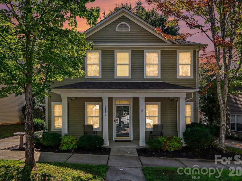 11122 Aprilia Lane, Cornelius, NC 28031.  MLS# CAR4429461, YatesRealty ID 53909. 