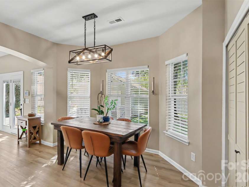 11122 Aprilia Lane, Cornelius, NC 28031.  MLS# CAR4429461, YatesRealty ID 53909. 