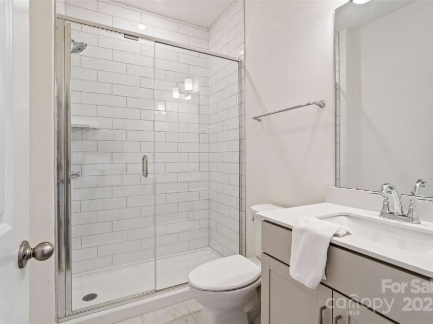 416 Clemson Tree Lane, Lake Wylie, SC 29710.  MLS# CAR4223424, YatesRealty ID 5391. Full bath downstairs for bedroom #1