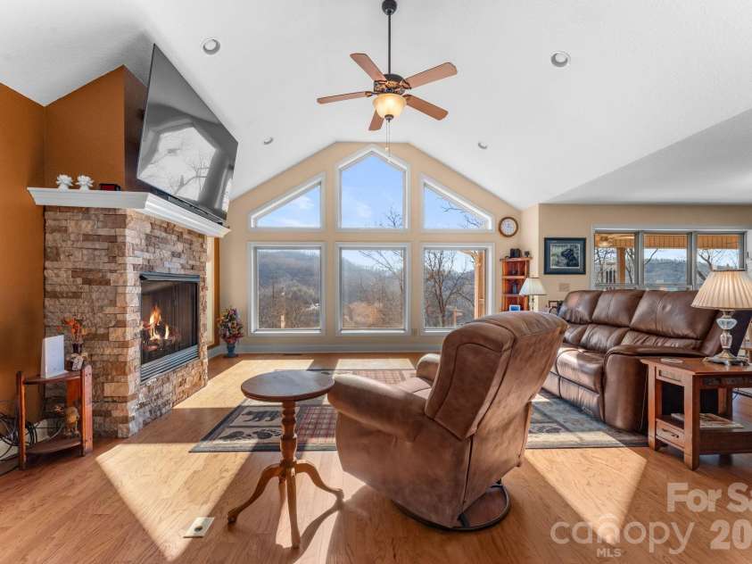 790 Moonlight Trail, Bryson City, NC 28713.  MLS# CAR4341828, YatesRealty ID 5391. 
