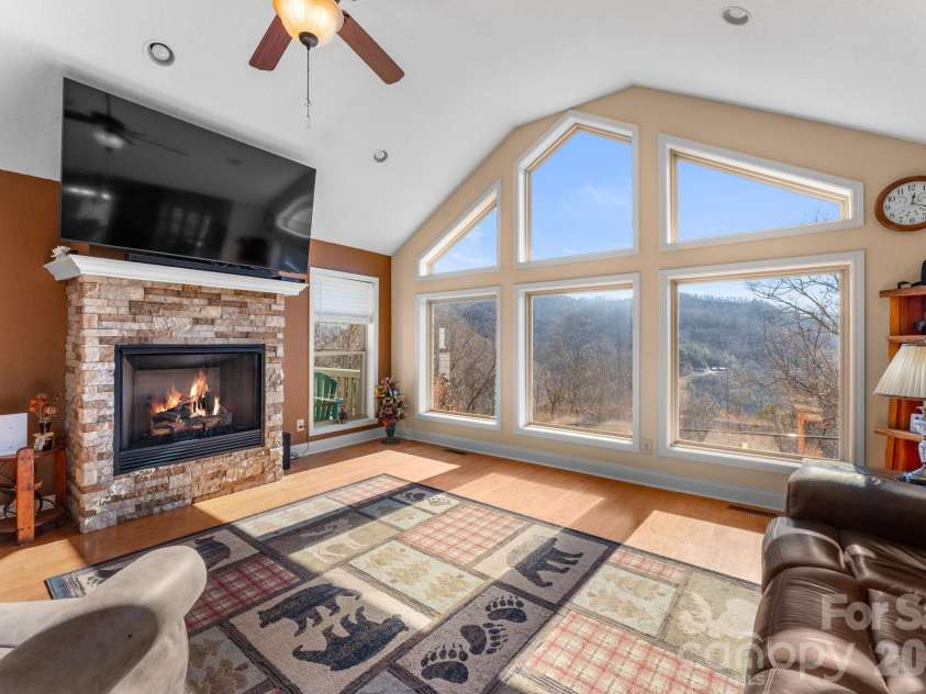 790 Moonlight Trail, Bryson City, NC 28713.  MLS# CAR4341828, YatesRealty ID 5391. 