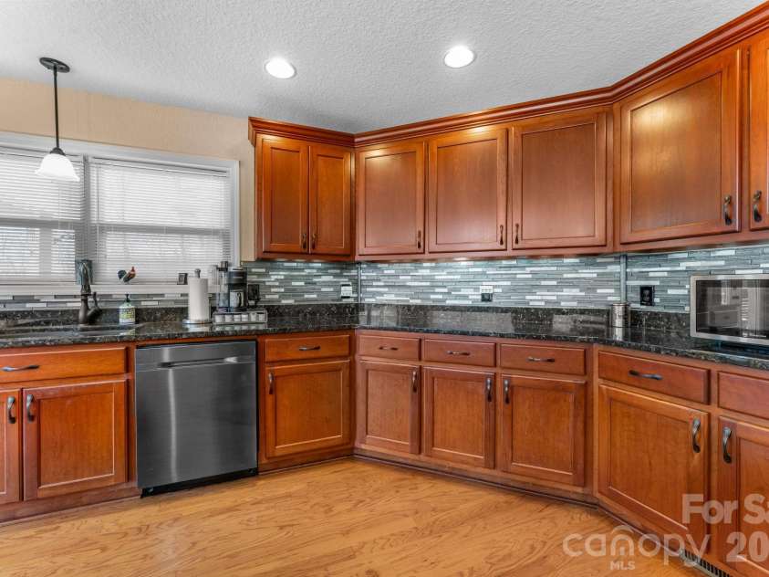 790 Moonlight Trail, Bryson City, NC 28713.  MLS# CAR4341828, YatesRealty ID 5391. 