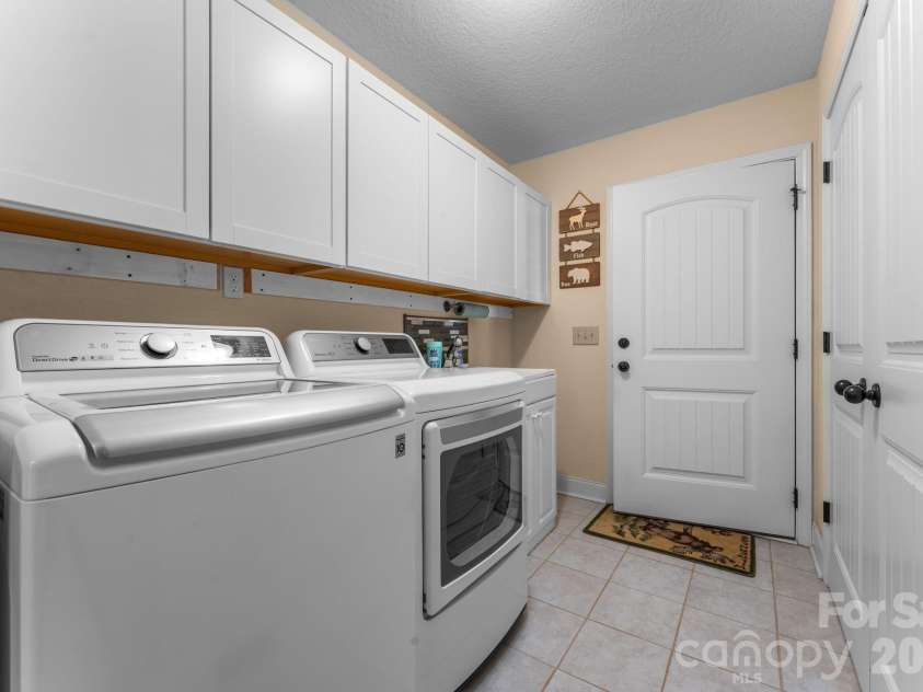 790 Moonlight Trail, Bryson City, NC 28713.  MLS# CAR4341828, YatesRealty ID 5391. 