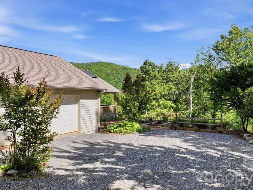 790 Moonlight Trail, Bryson City, NC 28713.  MLS# CAR4341828, YatesRealty ID 5391. 