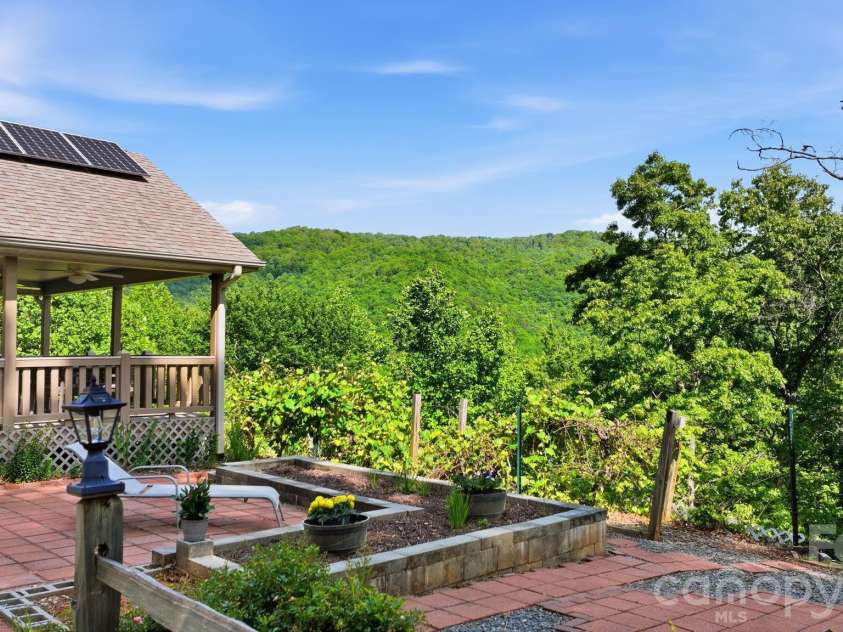 790 Moonlight Trail, Bryson City, NC 28713.  MLS# CAR4341828, YatesRealty ID 5391. 