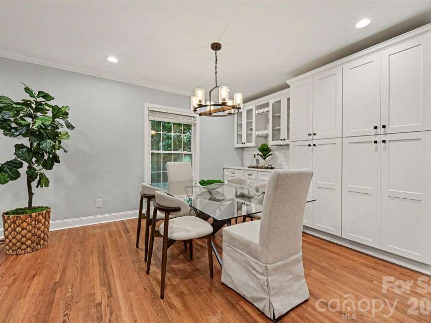 6207 Honegger Drive, Charlotte, NC 28211.  MLS# CAR4400788, YatesRealty ID 53910. 