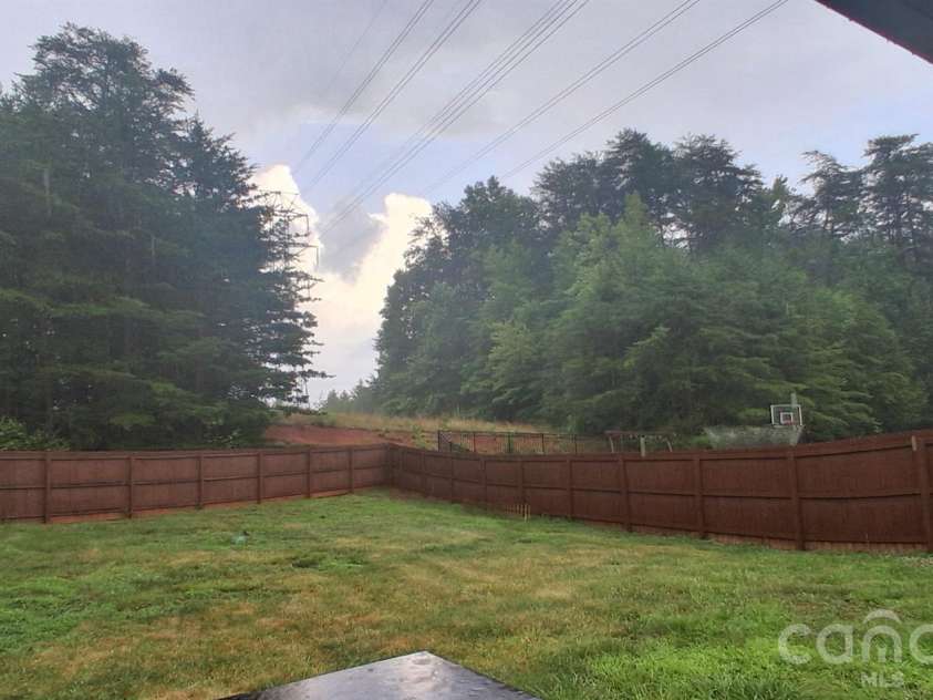 1148 Crowders Woods Drive, Gastonia, NC 28052.  MLS# CAR4403106, YatesRealty ID 53914. 