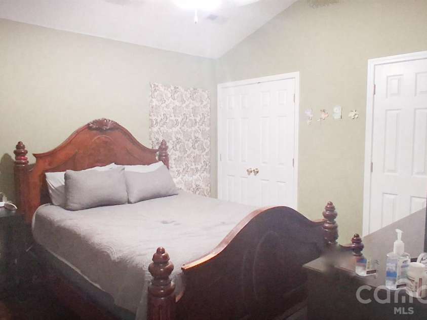 1148 Crowders Woods Drive, Gastonia, NC 28052.  MLS# CAR4403106, YatesRealty ID 53914. Primary Bedroom