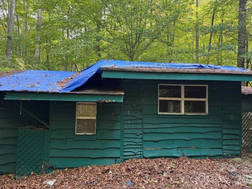 71 Laurel Ridge Drive, Spruce Pine, NC 28777.  MLS# CAR4430252, YatesRealty ID 53918. 