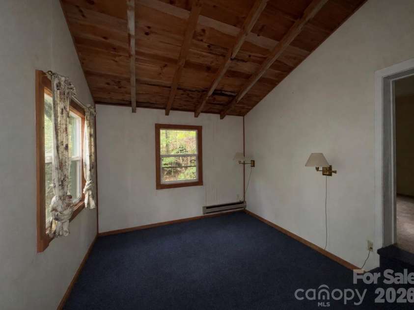 71 Laurel Ridge Drive, Spruce Pine, NC 28777.  MLS# CAR4430252, YatesRealty ID 53918. 
