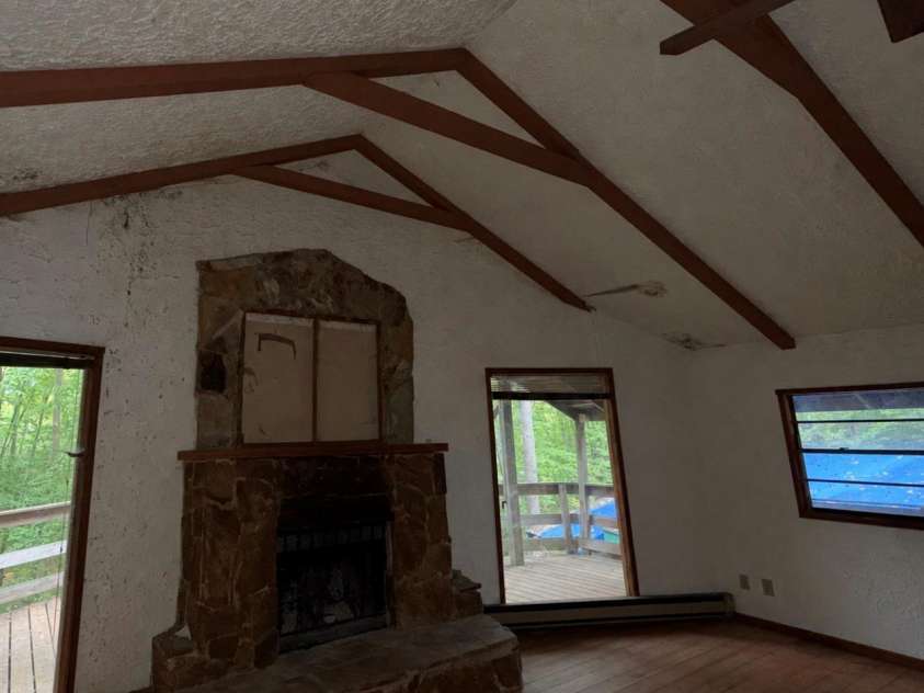 71 Laurel Ridge Drive, Spruce Pine, NC 28777.  MLS# CAR4430252, YatesRealty ID 53918. 