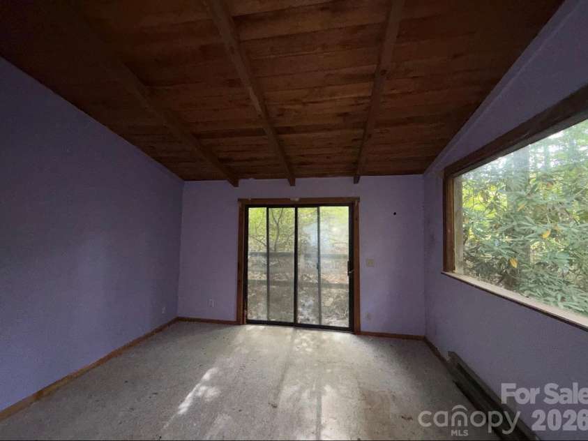 71 Laurel Ridge Drive, Spruce Pine, NC 28777.  MLS# CAR4430252, YatesRealty ID 53918. 