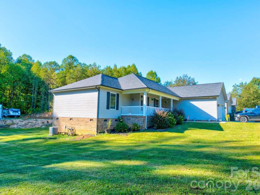 301 Delview Drive, Cherryville, NC 28021.  MLS# CAR4430244, YatesRealty ID 53919. 