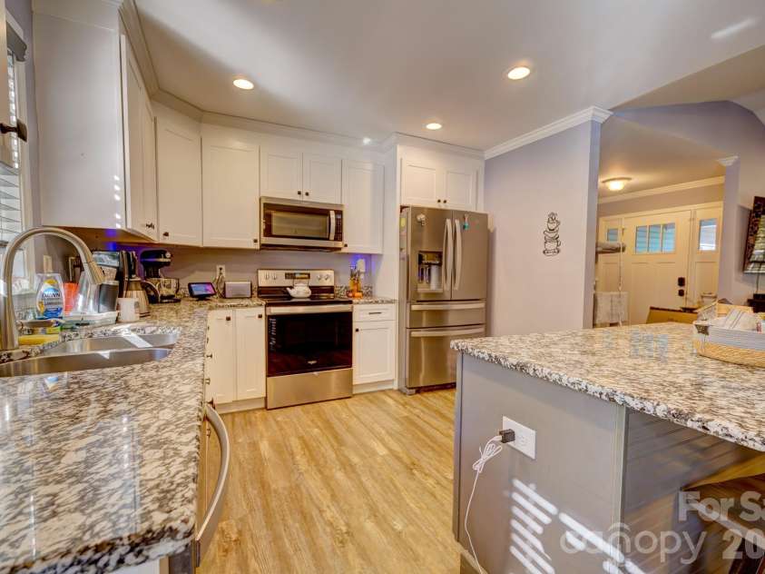 301 Delview Drive, Cherryville, NC 28021.  MLS# CAR4430244, YatesRealty ID 53919. 