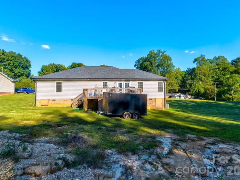 301 Delview Drive, Cherryville, NC 28021.  MLS# CAR4430244, YatesRealty ID 53919. 