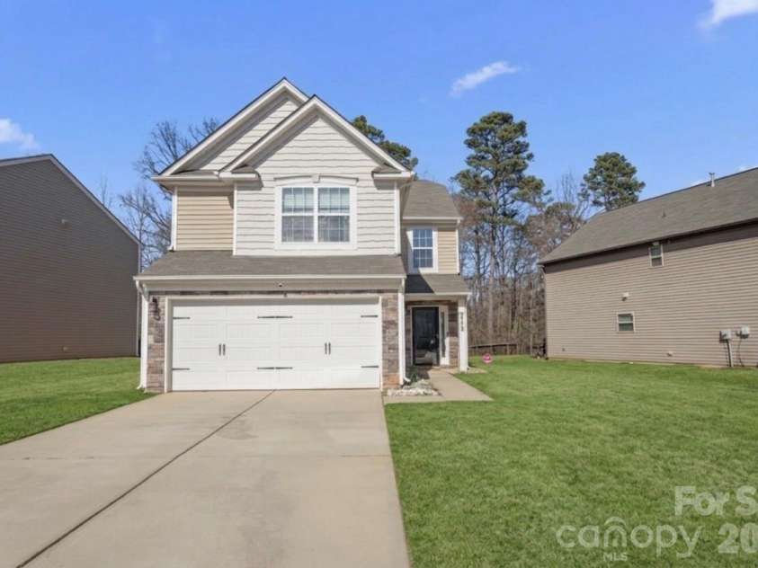 3735 Ernie Drive, Charlotte, NC 28269.  MLS# CAR4330253, YatesRealty ID 5392. 