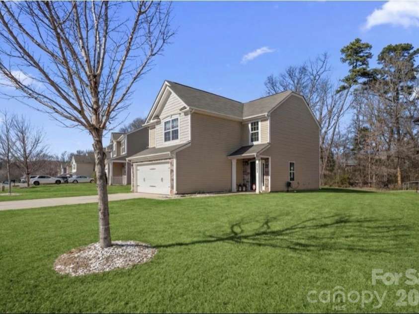 3735 Ernie Drive, Charlotte, NC 28269.  MLS# CAR4330253, YatesRealty ID 5392. 