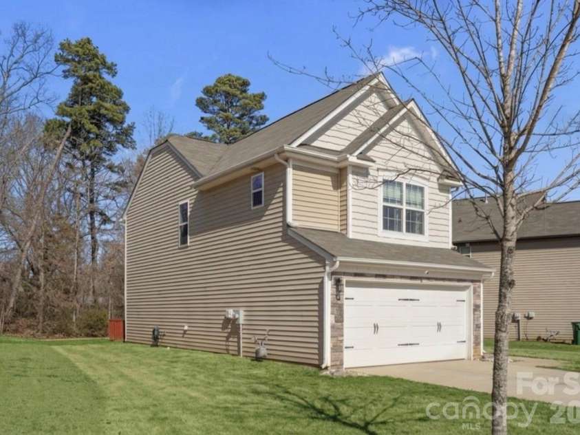 3735 Ernie Drive, Charlotte, NC 28269.  MLS# CAR4330253, YatesRealty ID 5392. 