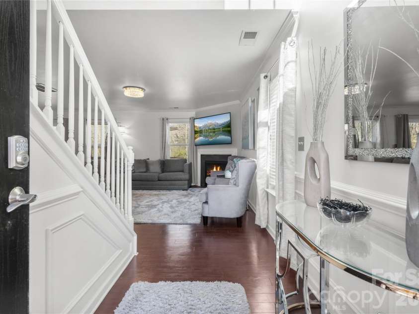 3735 Ernie Drive, Charlotte, NC 28269.  MLS# CAR4330253, YatesRealty ID 5392. 