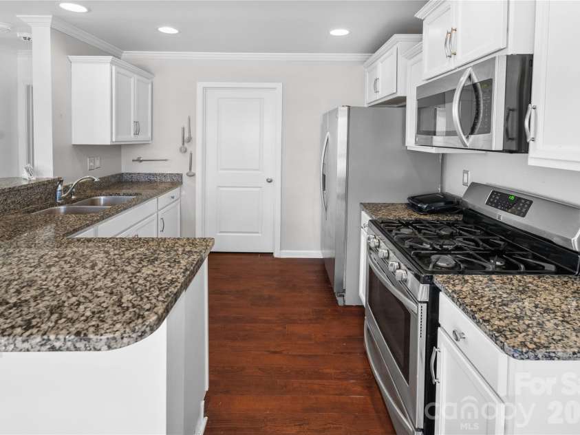 3735 Ernie Drive, Charlotte, NC 28269.  MLS# CAR4330253, YatesRealty ID 5392. 