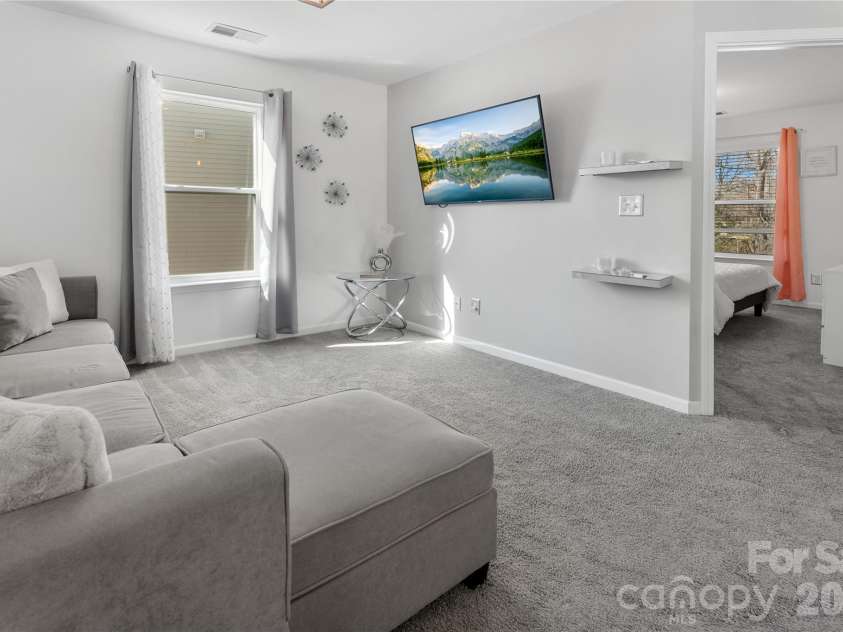 3735 Ernie Drive, Charlotte, NC 28269.  MLS# CAR4330253, YatesRealty ID 5392. 