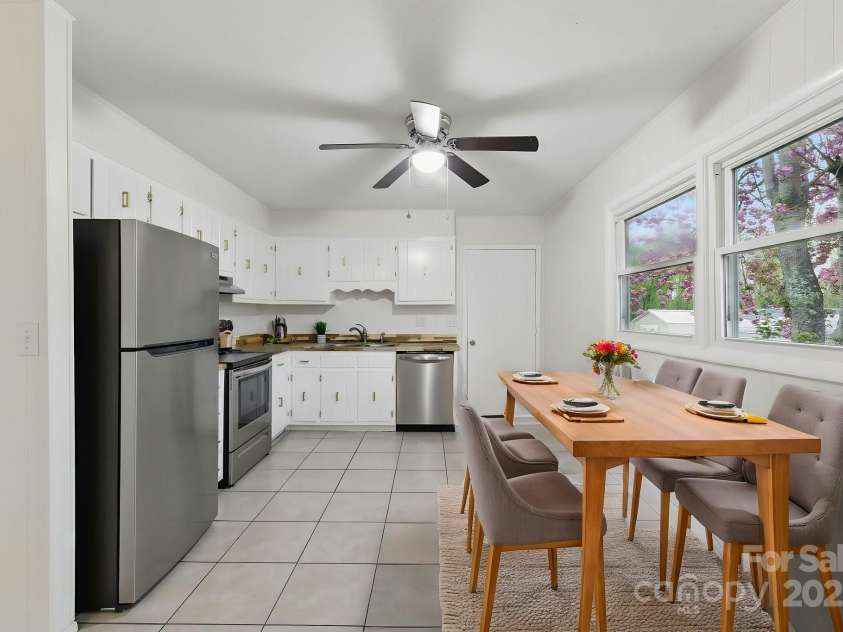 718 White Sparrow Drive, Hendersonville, NC 28792.  MLS# CAR4233485, YatesRealty ID 5392. Virtually staged kitchen