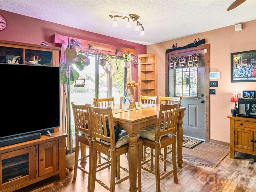 3627 Edwards Road, Wingate, NC 28174.  MLS# CAR4427215, YatesRealty ID 53920. Dining area/ entry