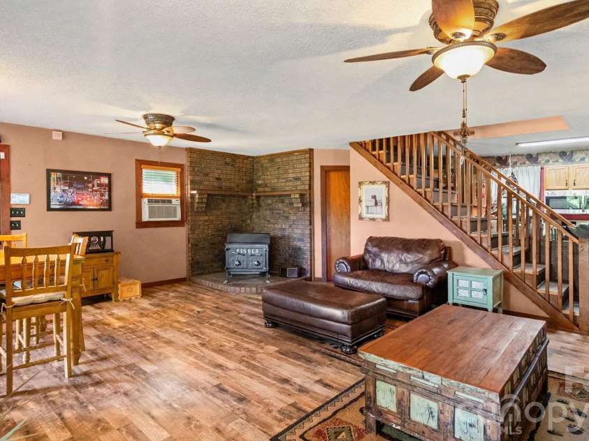 3627 Edwards Road, Wingate, NC 28174.  MLS# CAR4427215, YatesRealty ID 53920. Huge living room