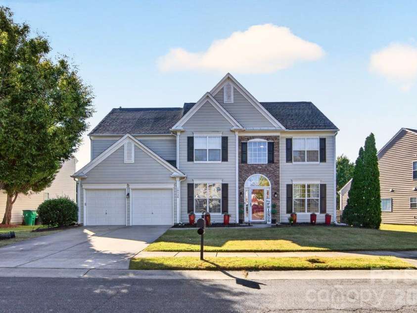 10536 Adlin Avenue, Charlotte, NC 28262.  MLS# CAR4429740, YatesRealty ID 53922. 