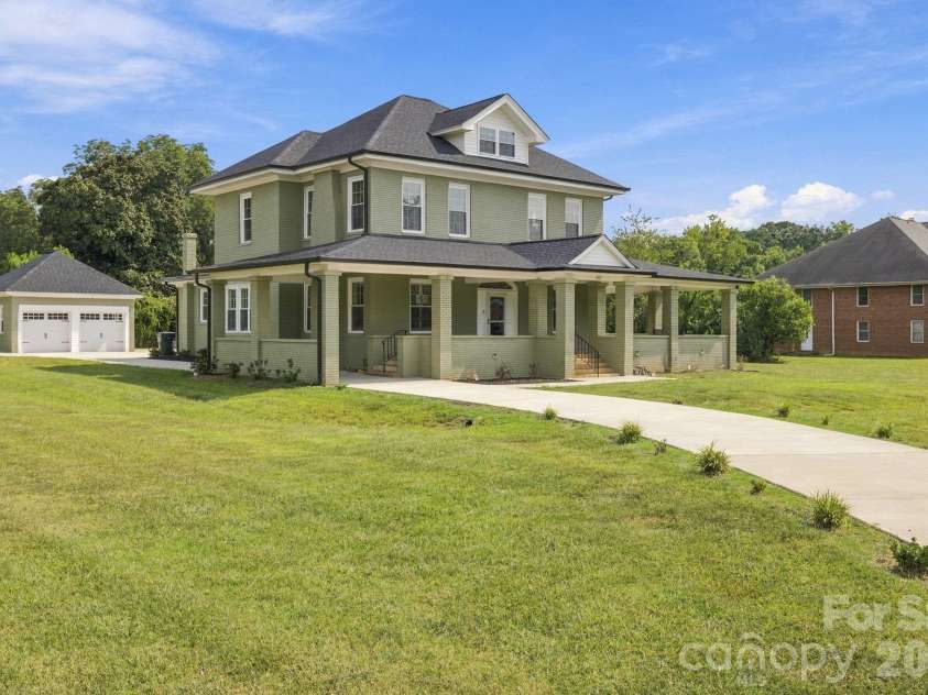 201 1st Street, Lowell, NC 28098.  MLS# CAR4424092, YatesRealty ID 53923. 
