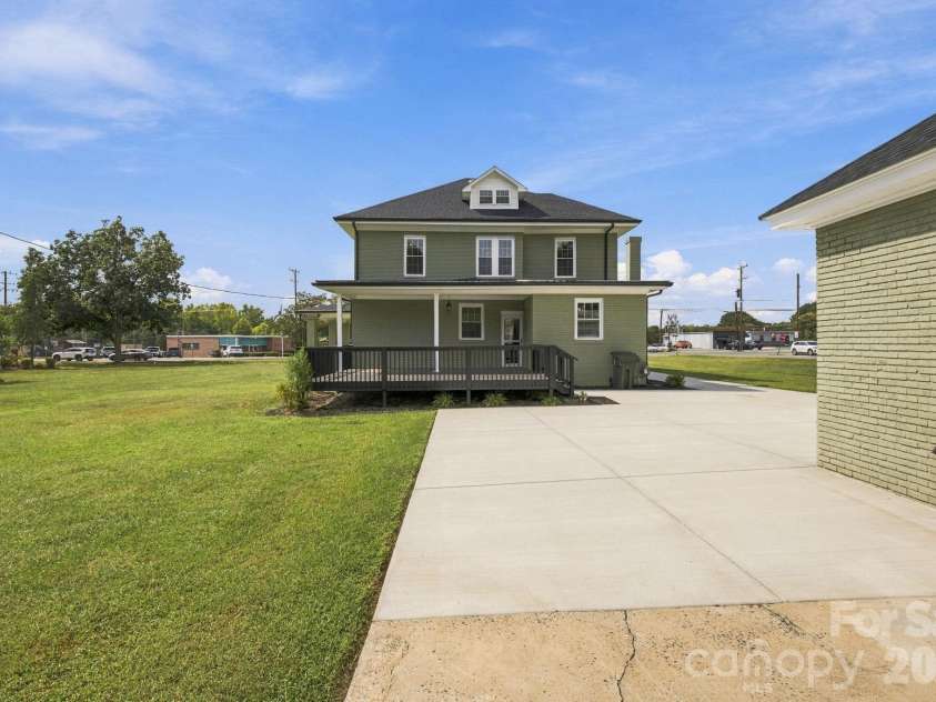 201 1st Street, Lowell, NC 28098.  MLS# CAR4424092, YatesRealty ID 53923. 