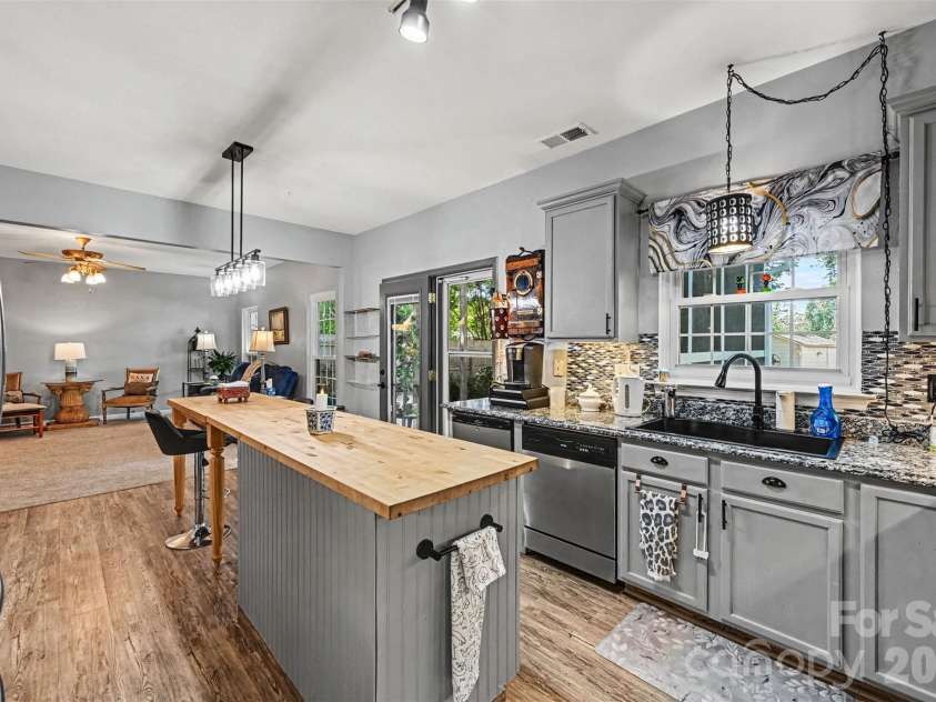 114 Audubon Avenue, Mooresville, NC 28117.  MLS# CAR4427387, YatesRealty ID 53925. 