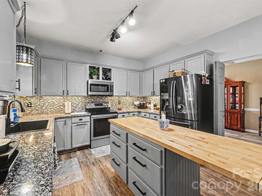 114 Audubon Avenue, Mooresville, NC 28117.  MLS# CAR4427387, YatesRealty ID 53925. 