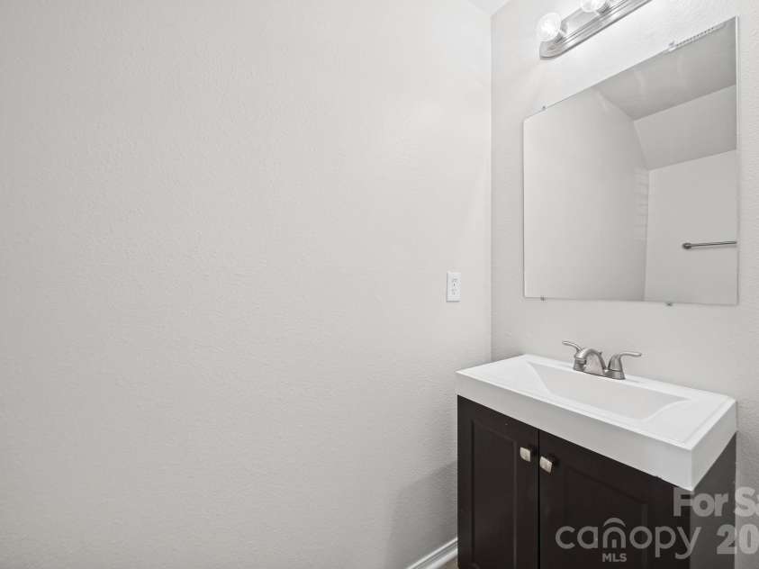 1820 Rustic Barn Drive, Huntersville, NC 28078.  MLS# CAR4428883, YatesRealty ID 53926. Powder Room