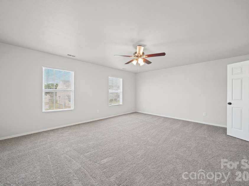 1820 Rustic Barn Drive, Huntersville, NC 28078.  MLS# CAR4428883, YatesRealty ID 53926. Primary Bedroom