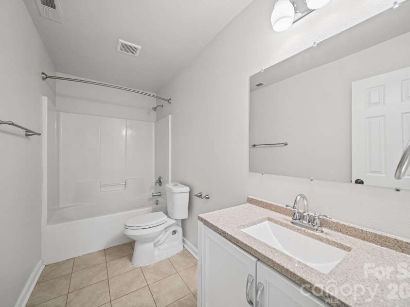 1820 Rustic Barn Drive, Huntersville, NC 28078.  MLS# CAR4428883, YatesRealty ID 53926. Secondary Bathrooom