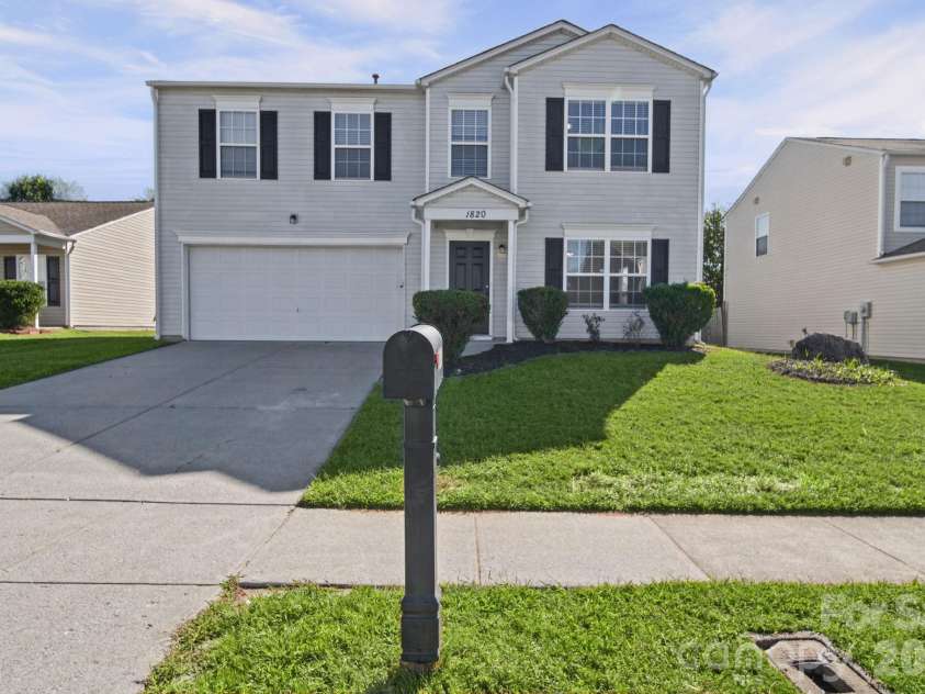 1820 Rustic Barn Drive, Huntersville, NC 28078.  MLS# CAR4428883, YatesRealty ID 53926. Welcome home to 1820 Rustic Barn Drive