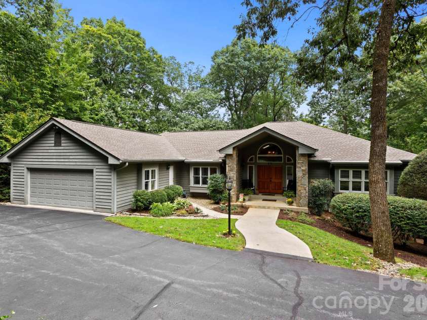 324 Kenmure Drive, Flat Rock, NC 28731.  MLS# CAR4429417, YatesRealty ID 53927. 