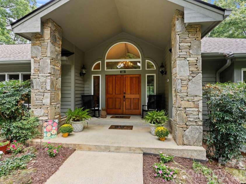 324 Kenmure Drive, Flat Rock, NC 28731.  MLS# CAR4429417, YatesRealty ID 53927. 